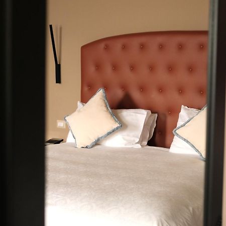 Hotel Royal Victoria, By R Collection Hotels Varenna Exterior photo