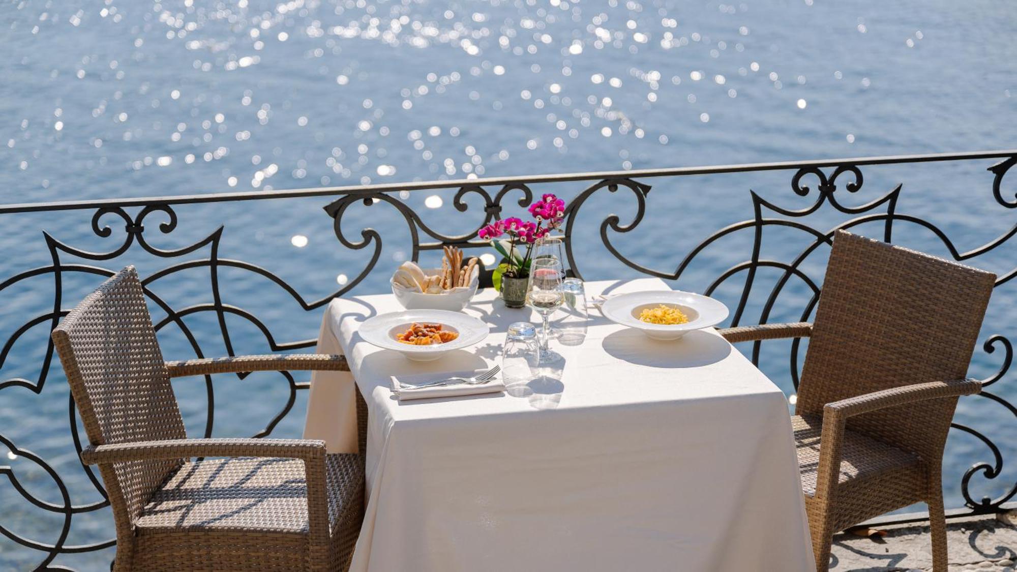 Hotel Royal Victoria, By R Collection Hotels Varenna Exterior photo